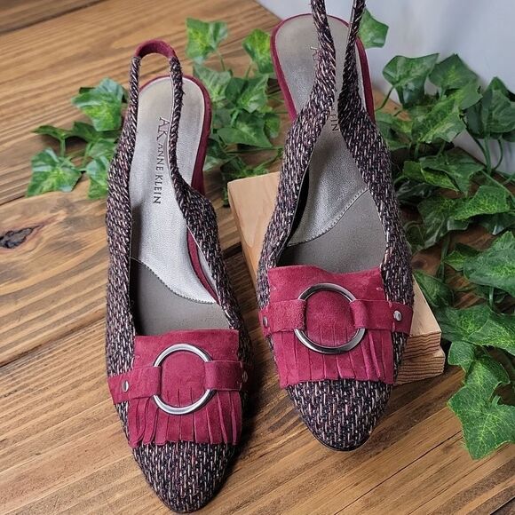 Anne Klein. Dress Heel. Size 7.5. Beautiful Condition - Picture 2 of 9